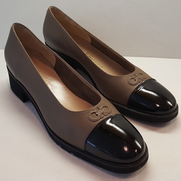 Salvatore Ferragamo Boutique Classic Slip On Flats - Picture 1 of 8